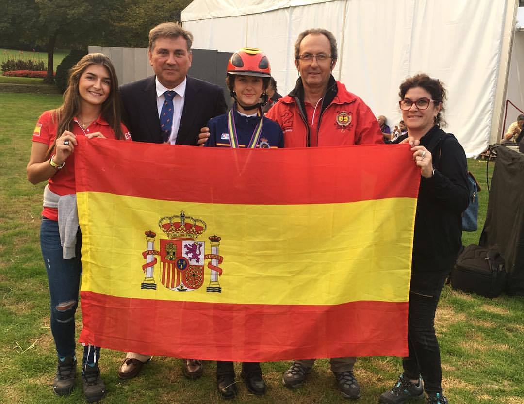 Rocio Herrera, cuando fué Medalla de Plata con el equipo Español en el Campeonato del Mundo de Jóvenes Jinetes en Verona 2017.