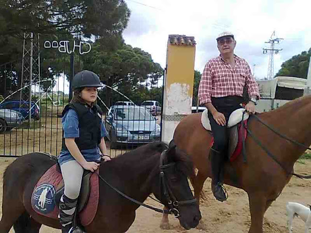 José María con su nieta Elena.