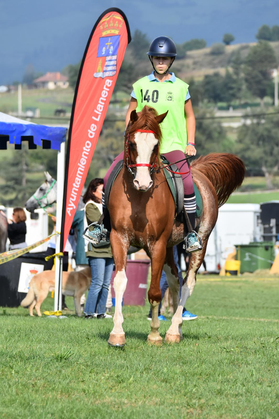 Carla Suárez Baragaño con OFICIAL DE ARCE