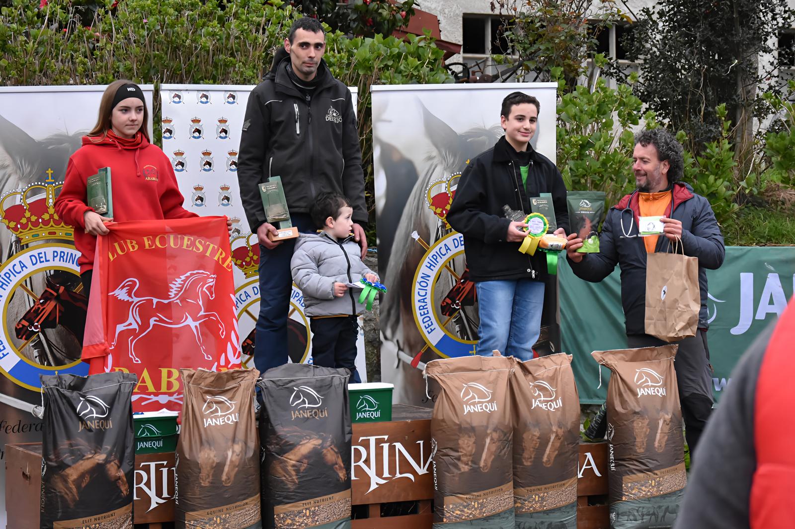 Podio del CEA-Promoción de 40 Km. (Foto de Melissa Herrero).