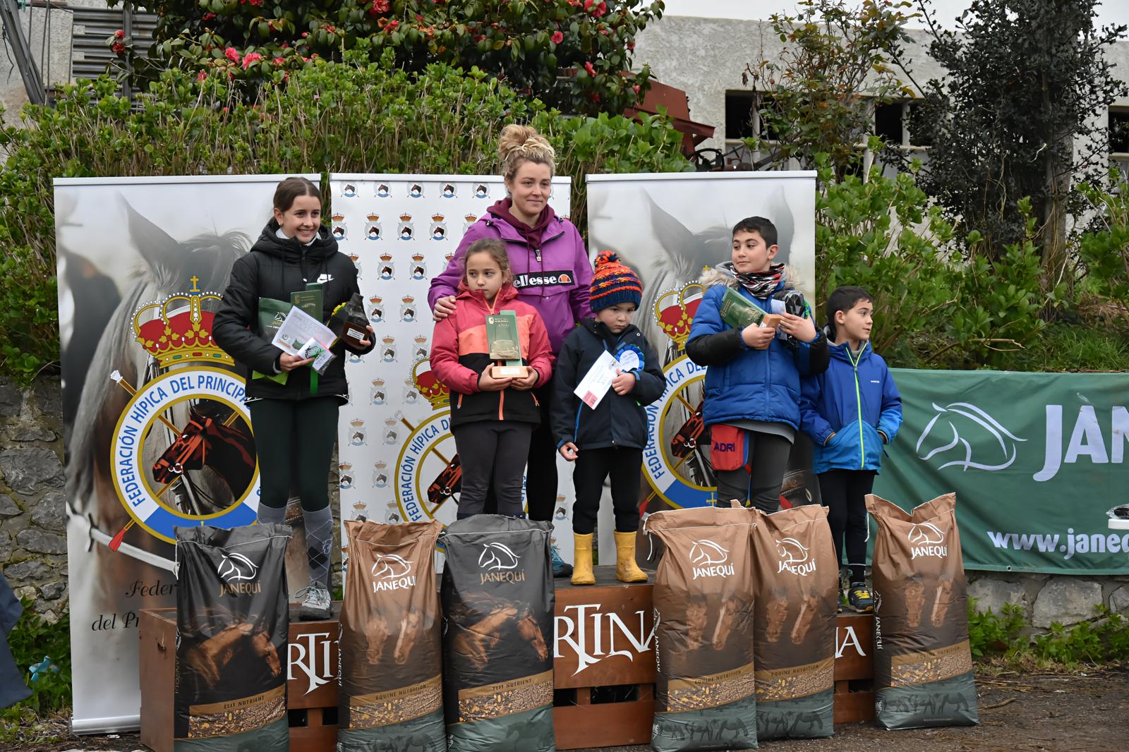 Podio del CEA-Promoción de 60 Km. (Foto de Melissa Herrero).