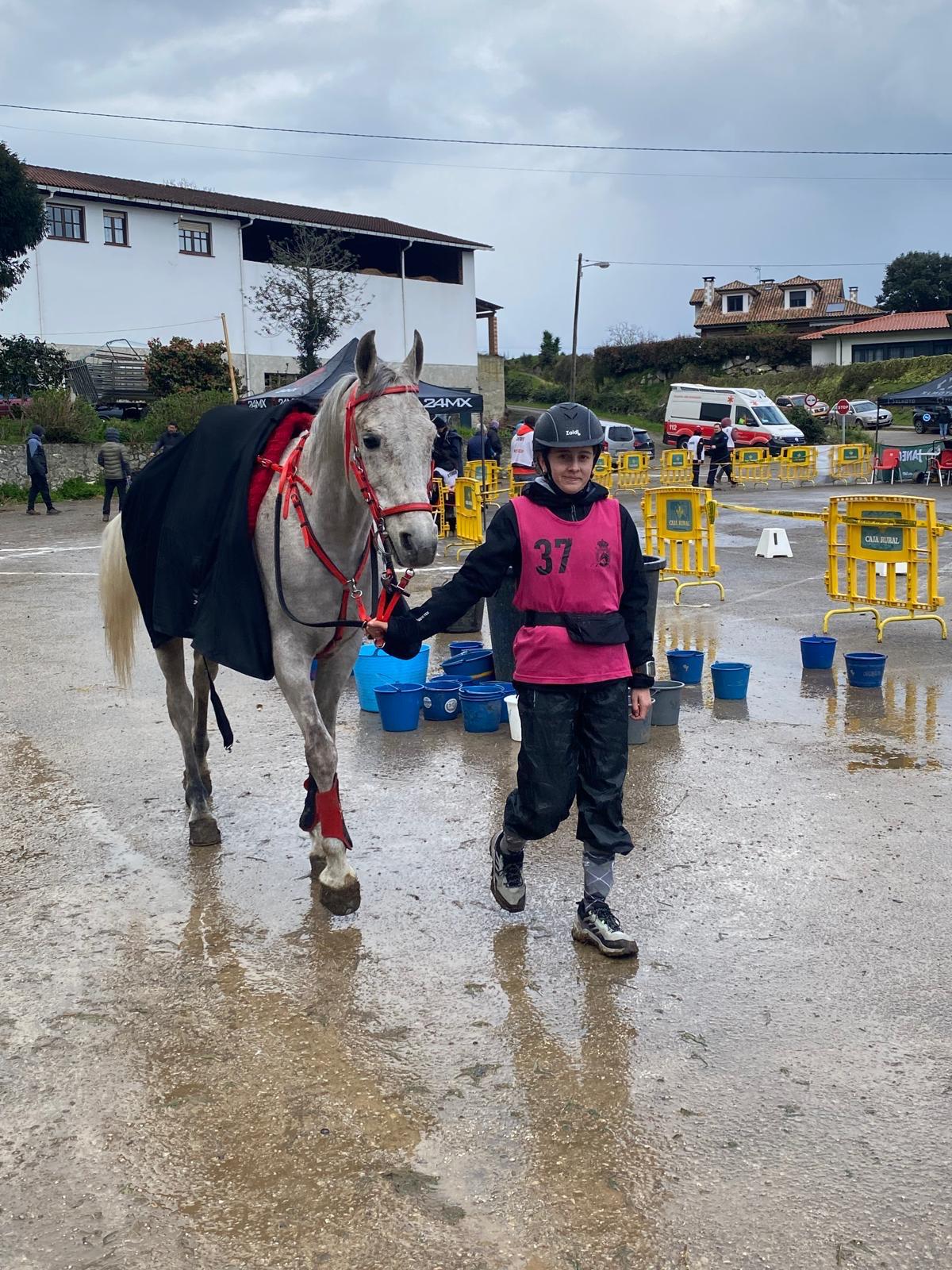 Caballo con Mejor Condición " LC ACEB JHINNY'L" montado por Ainara López García (foto de Melissa Herrero.