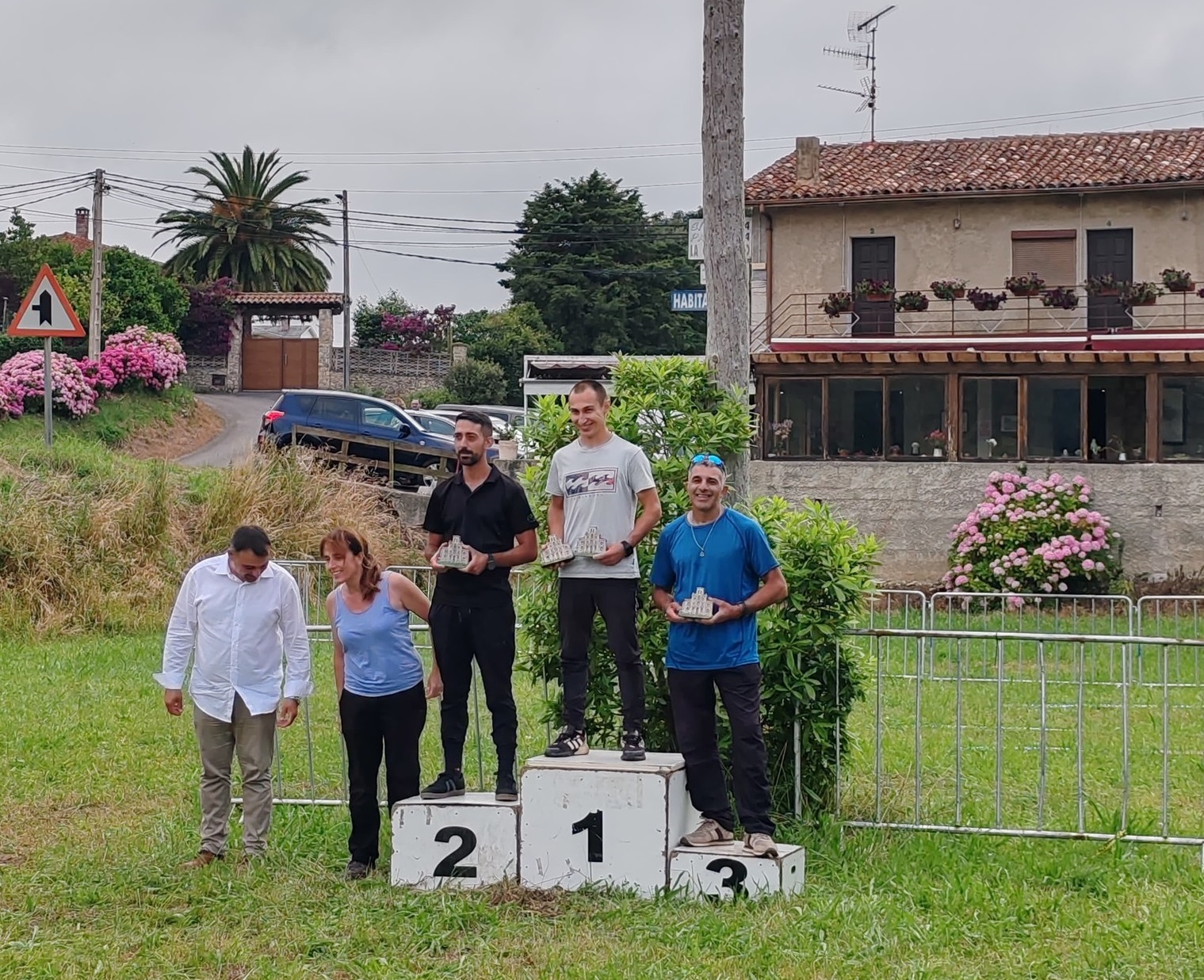 Podio del CEAO* de 80 Km. (foto de Raid Asturias).