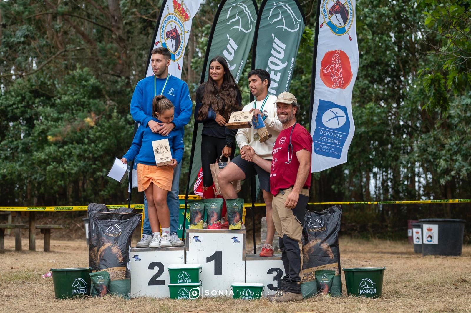 Podio del Campeonato Absoluto de Raid 2025.