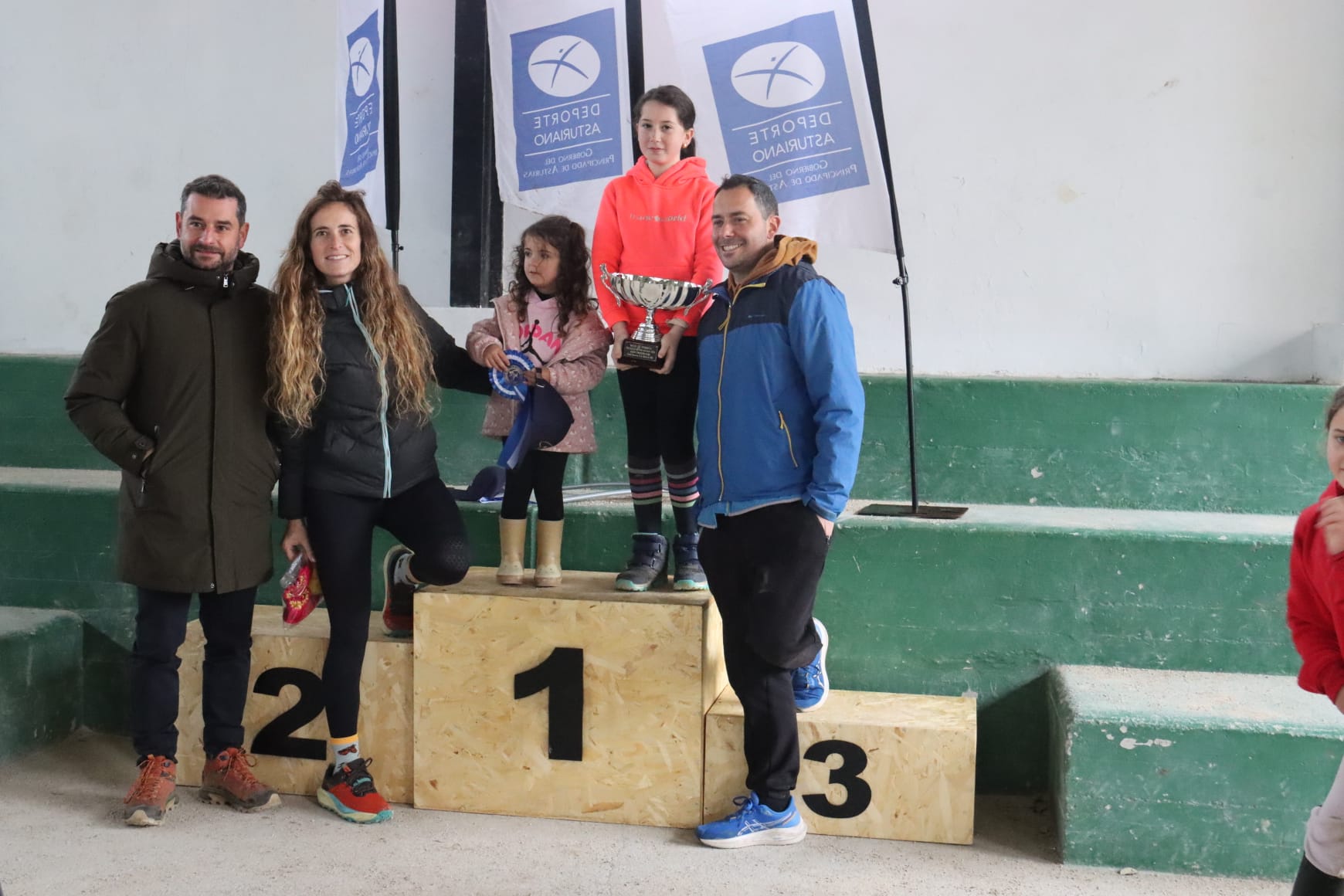 𝐏𝐨𝐝𝐢𝐮𝐦 𝐜𝐚𝐭𝐞𝐠𝐨𝐫𝐢́𝐚 CEA-Promoción de 60km* (foto de Selena G. Soto).