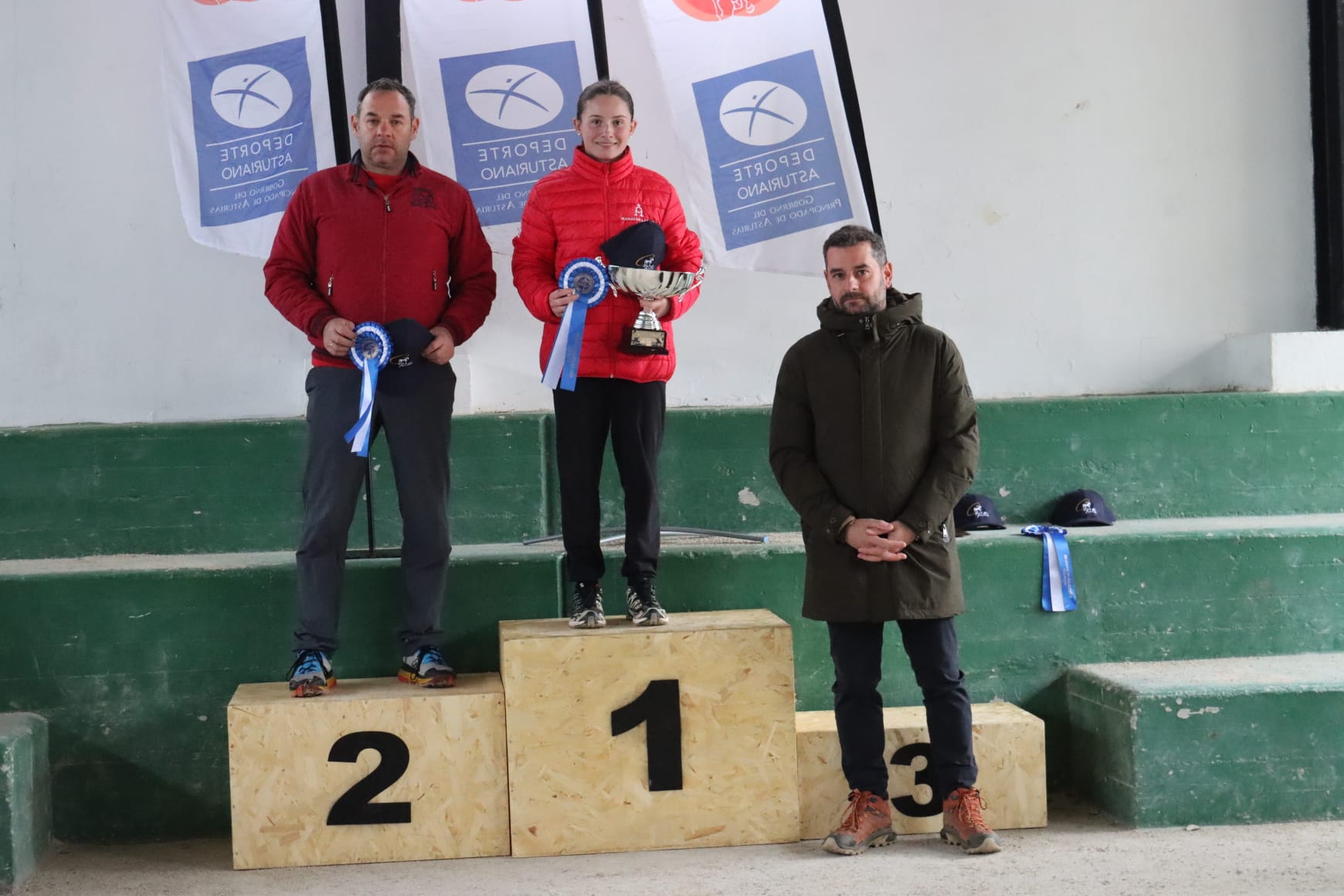 Podio del CEAO* de 80 Km. de AECCA. (foto de Selena G. Soto.)