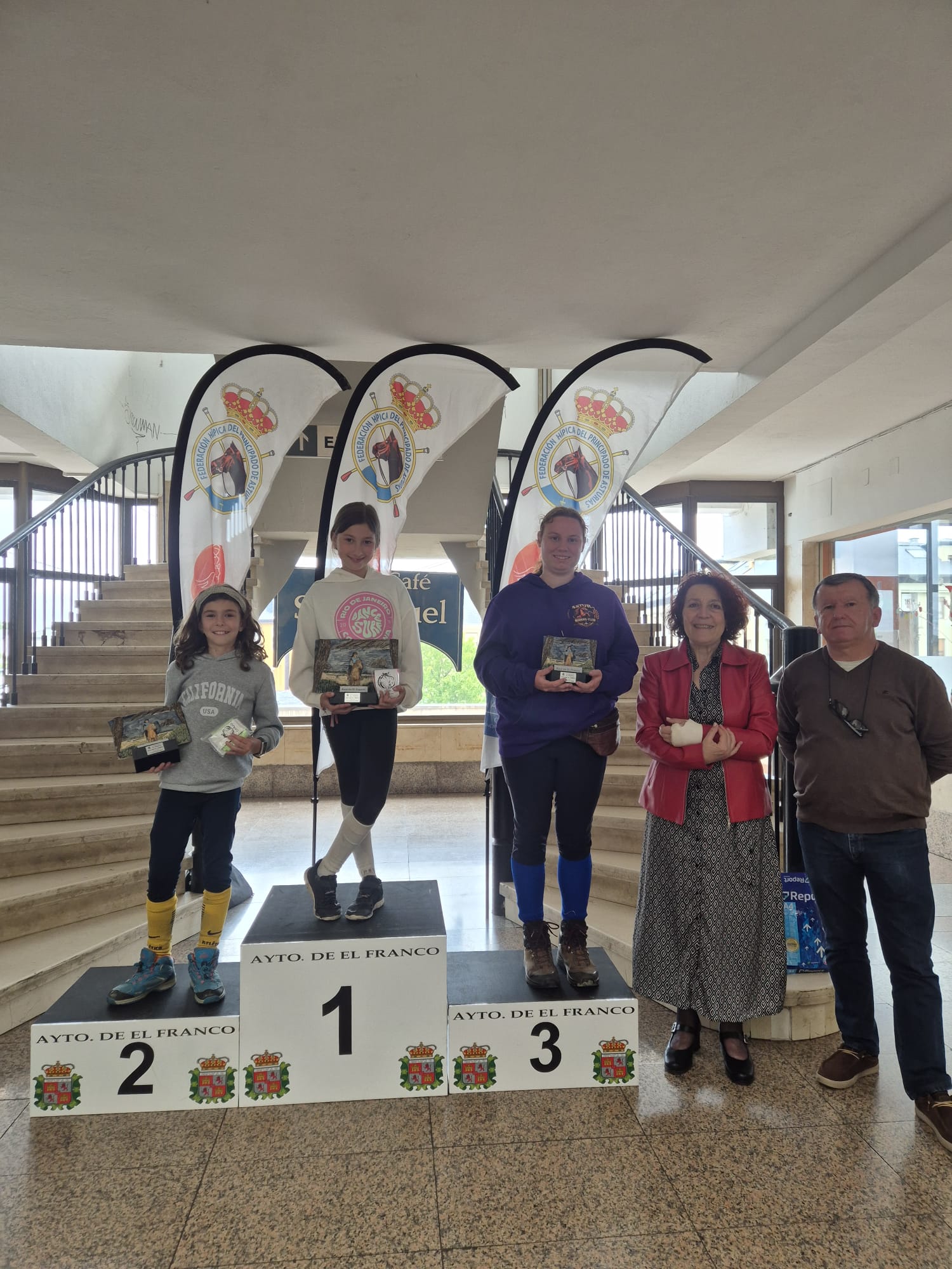 Podium del CEA-Iniciación de 20 Km. (foto de Selena G. Soto.).