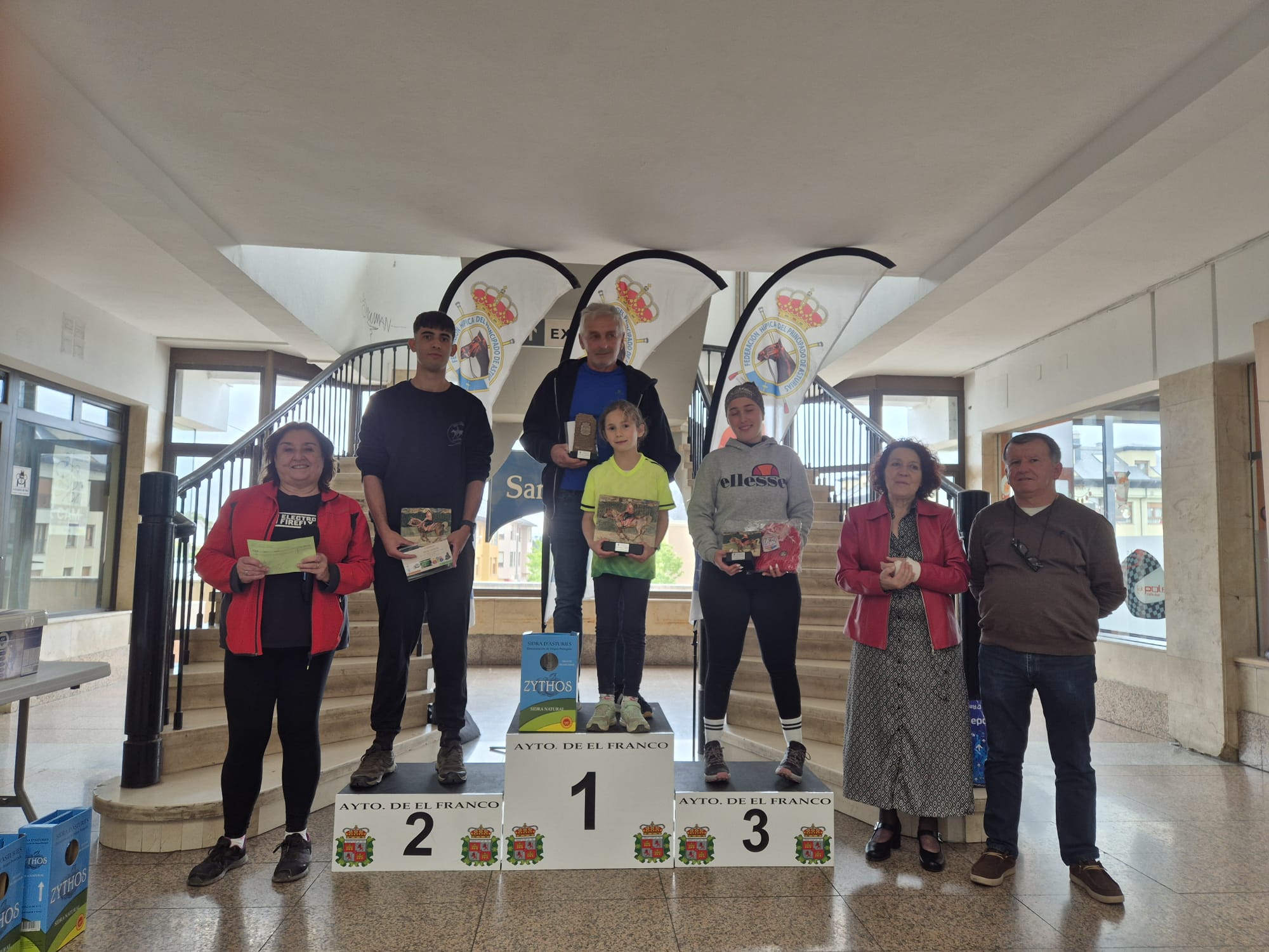 Podium del CEA-Promoción de 40 Km. (foto de Selena G. Soto.).