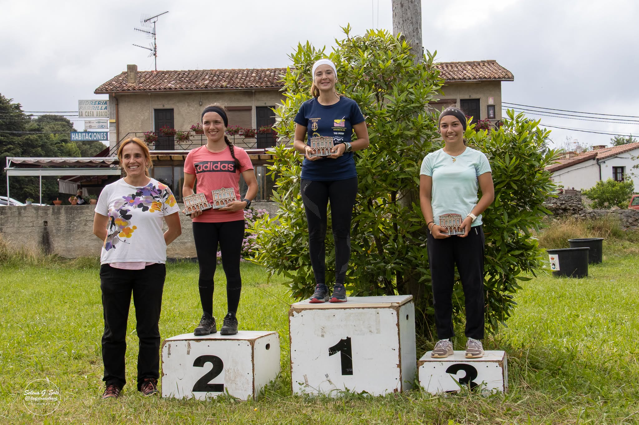 Podium del CEAO* de 80 Km. (Foto de Selena G. Soto).