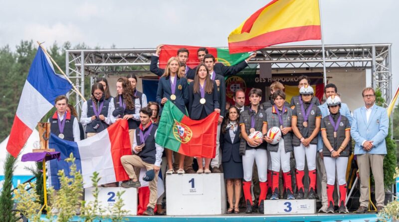 España, Medalla de Bronce en Ctº Europeo de Raid Junior y Young Rider.